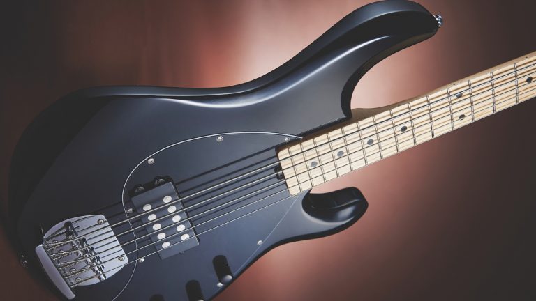 The benefits of buying guitars online - Vsitut